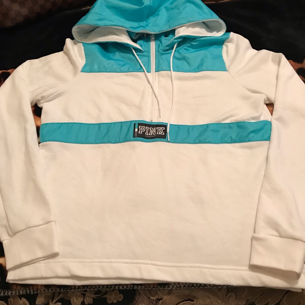 EUC Pink Victoria Secret pullover - Picture 3 of 6